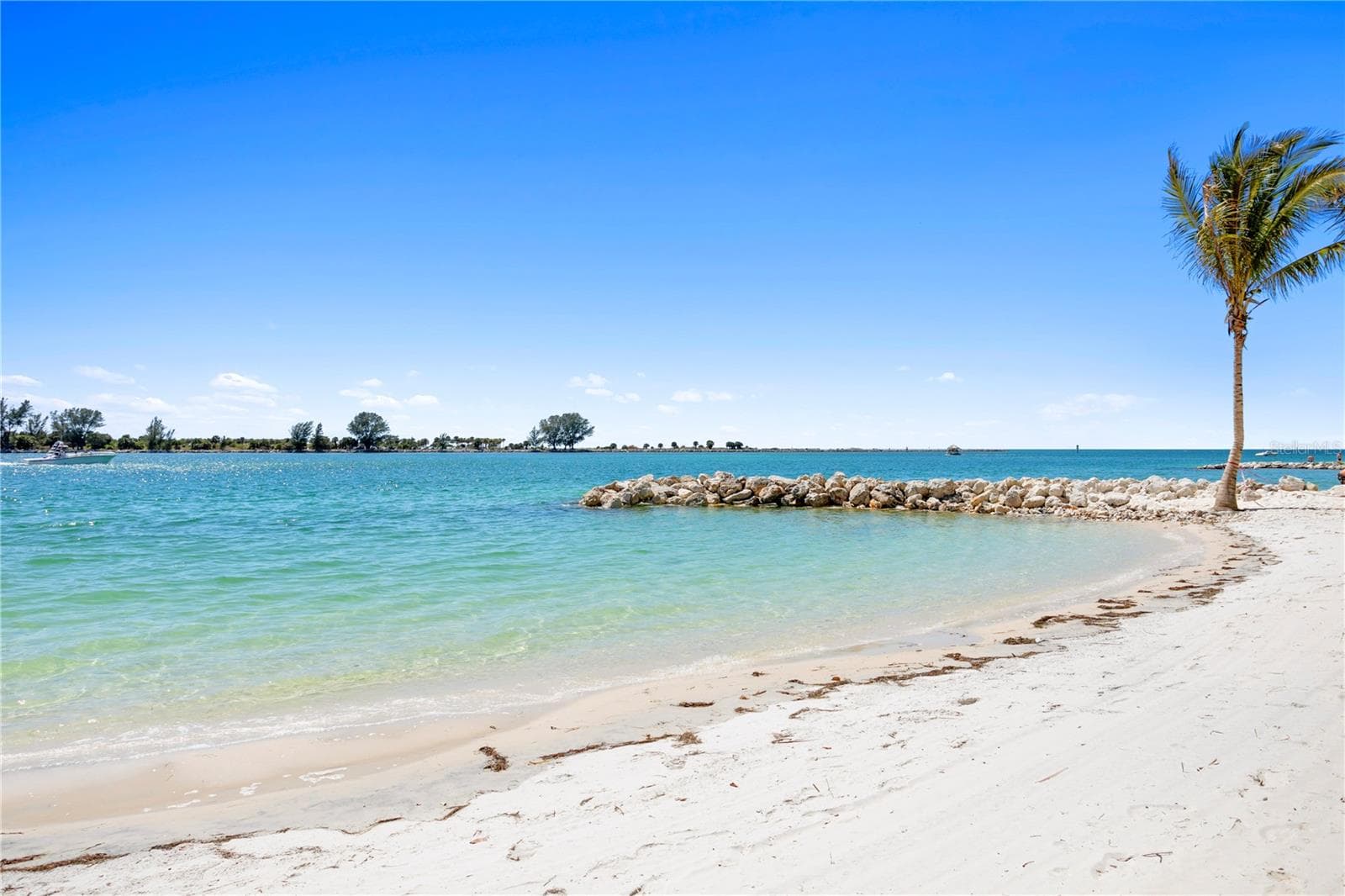 Condo - Hotel at 691 S GULFVIEW BLVD #1011, CLEARWATER BEACH, photo 17 of 61
