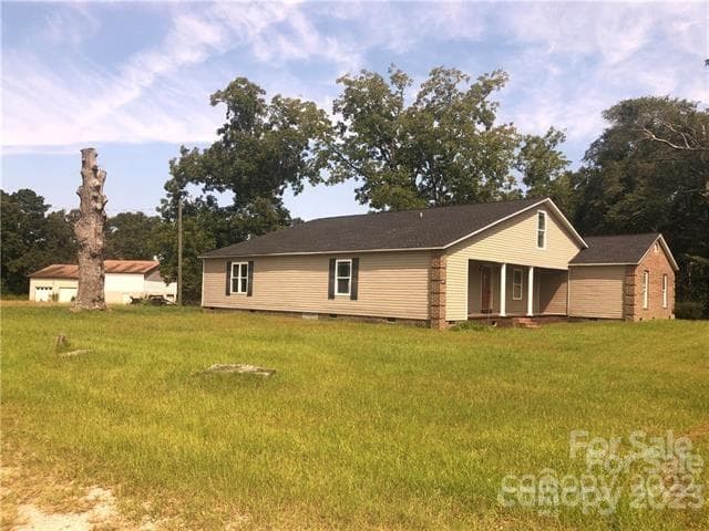 Single Family Residence at 310 East Street, Heath Springs, photo 3 of 9