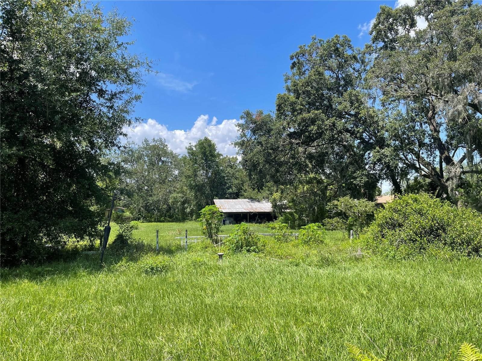 Single Family Residence at 809 W PIPKIN RD, LAKELAND, photo 2 of 9