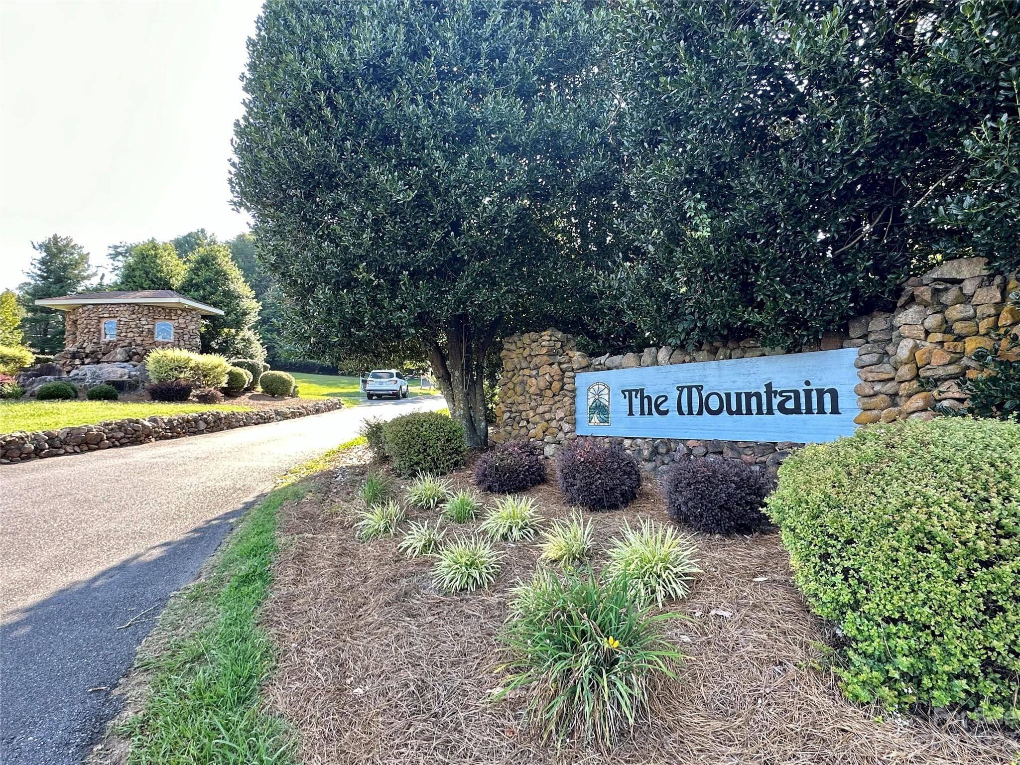 Lot at Gastonia, photo 2 of 7