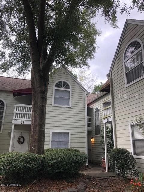 2300 TWELVE OAKS DR #J6