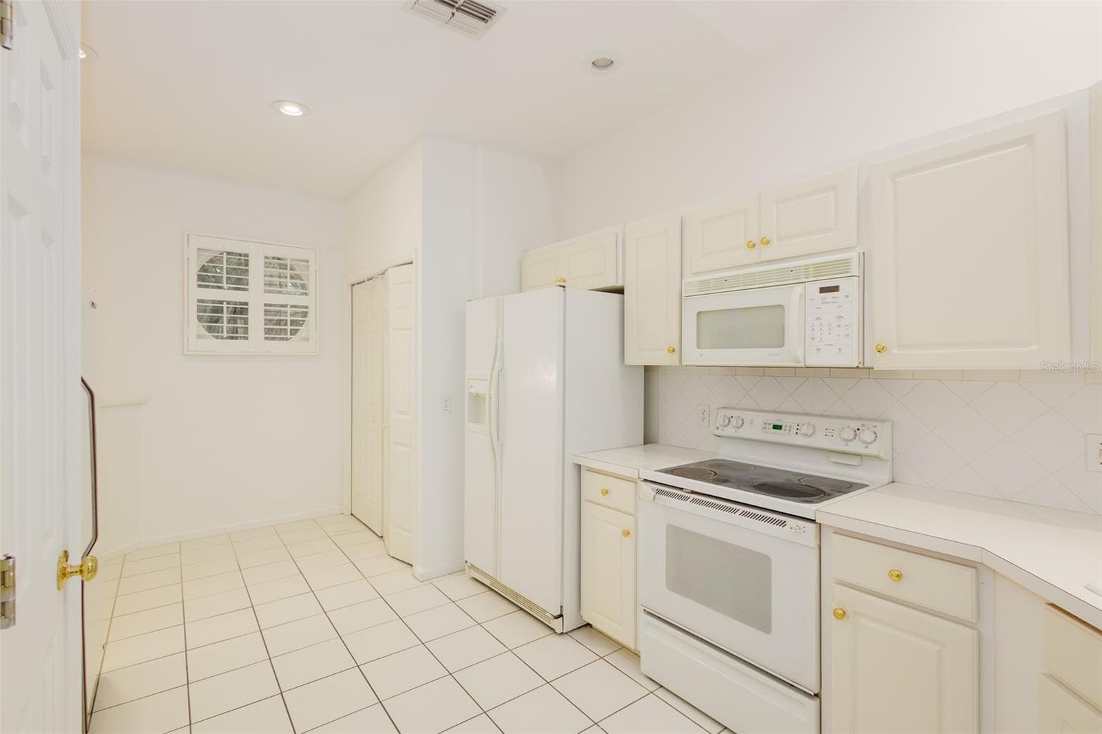 Condominium at 334 ENCLAVE DR #334, LAKELAND, photo 16 of 40