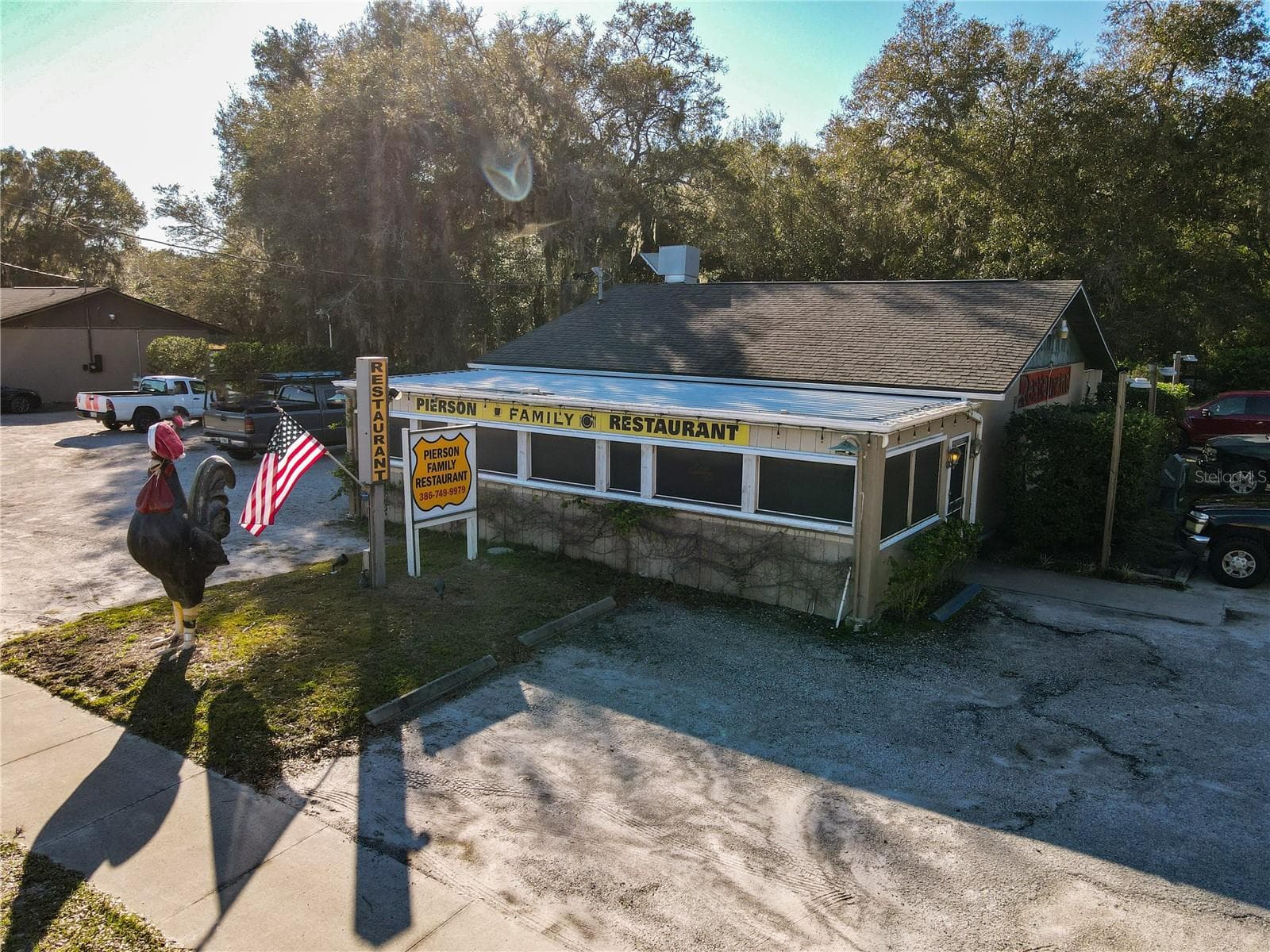 302 S CENTER ST