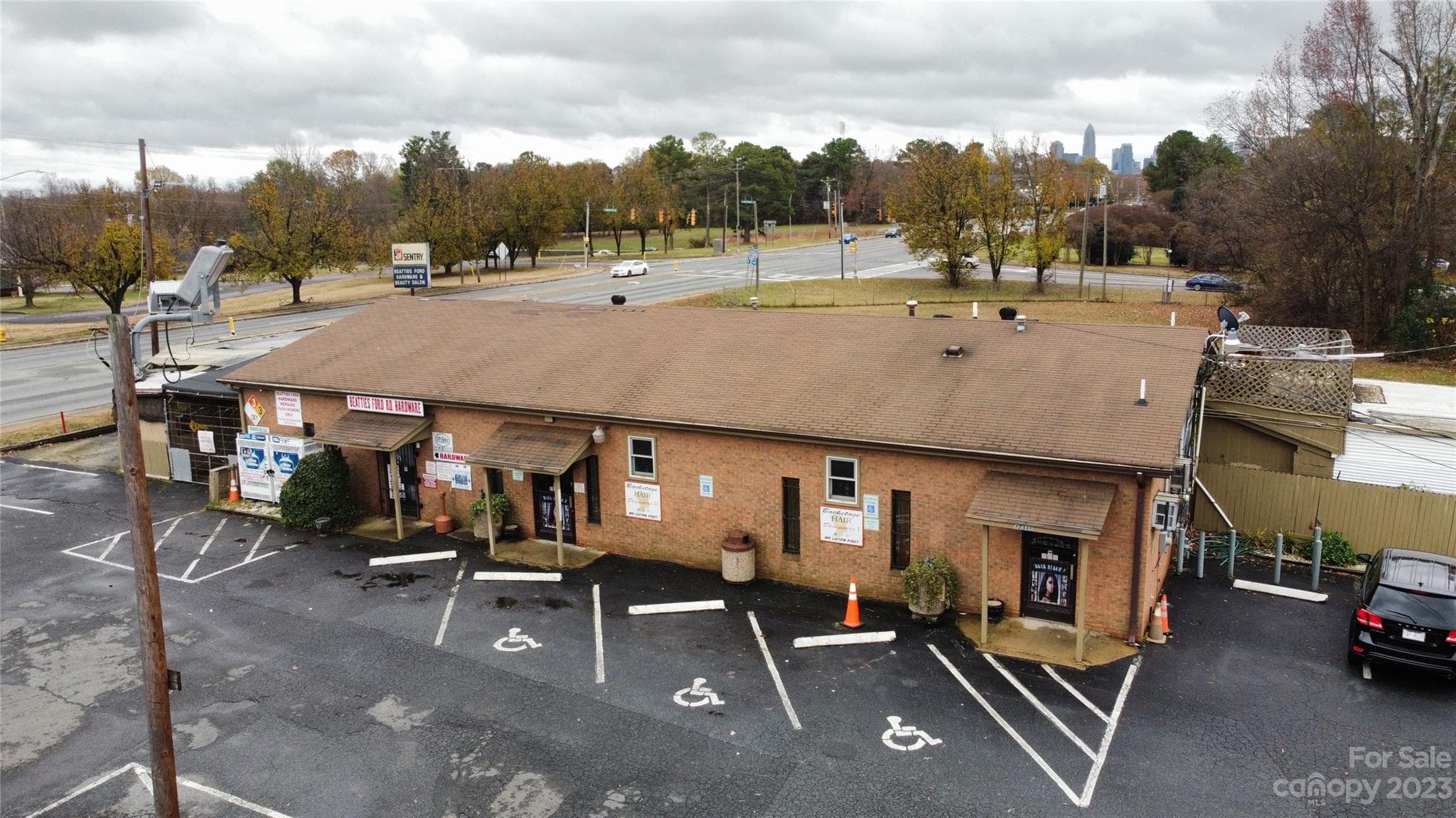 Business at Charlotte, photo 3 of 18
