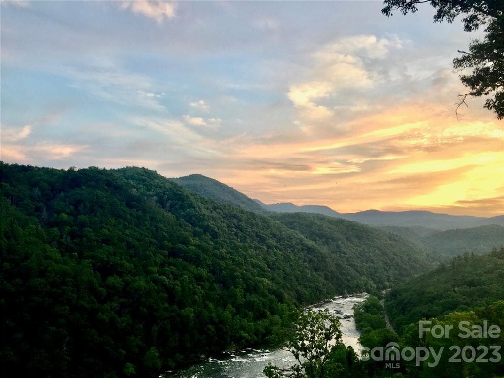 Relax at the neighborhood River Lodge and take in the stunning sunsets! - Marshall