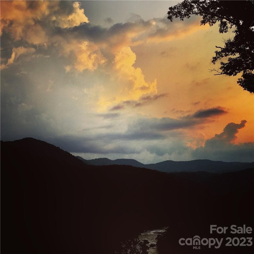 Relax at the neighborhood River Lodge and take in the stunning sunsets! - Marshall