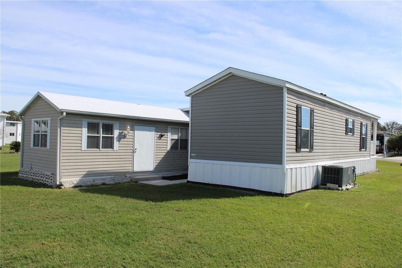 Manufactured Home at 5143 NORTHSHORE DR, POLK CITY, photo 5 of 51