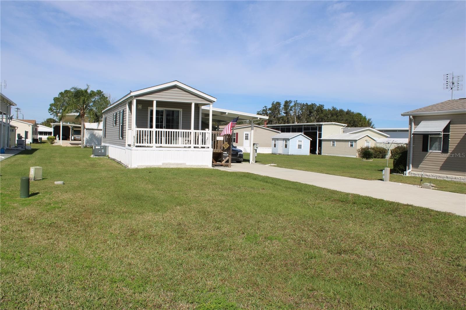 Manufactured Home at 5143 NORTHSHORE DR, POLK CITY, photo 7 of 51