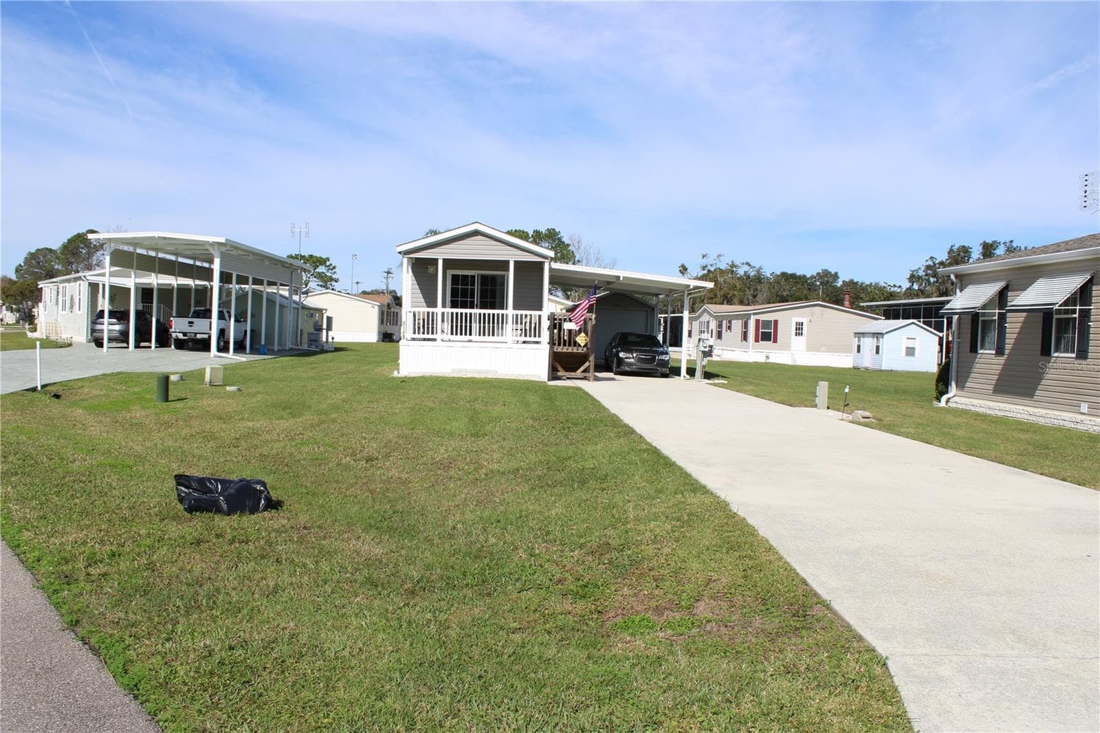 Manufactured Home at 5143 NORTHSHORE DR, POLK CITY, photo 8 of 51
