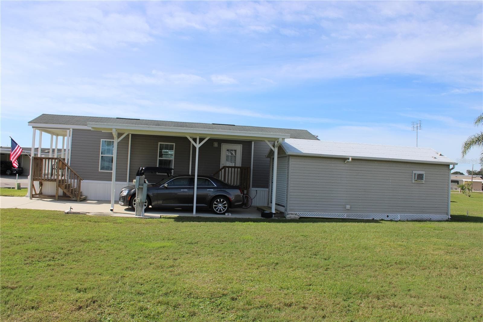 Manufactured Home at 5143 NORTHSHORE DR, POLK CITY, photo 9 of 51