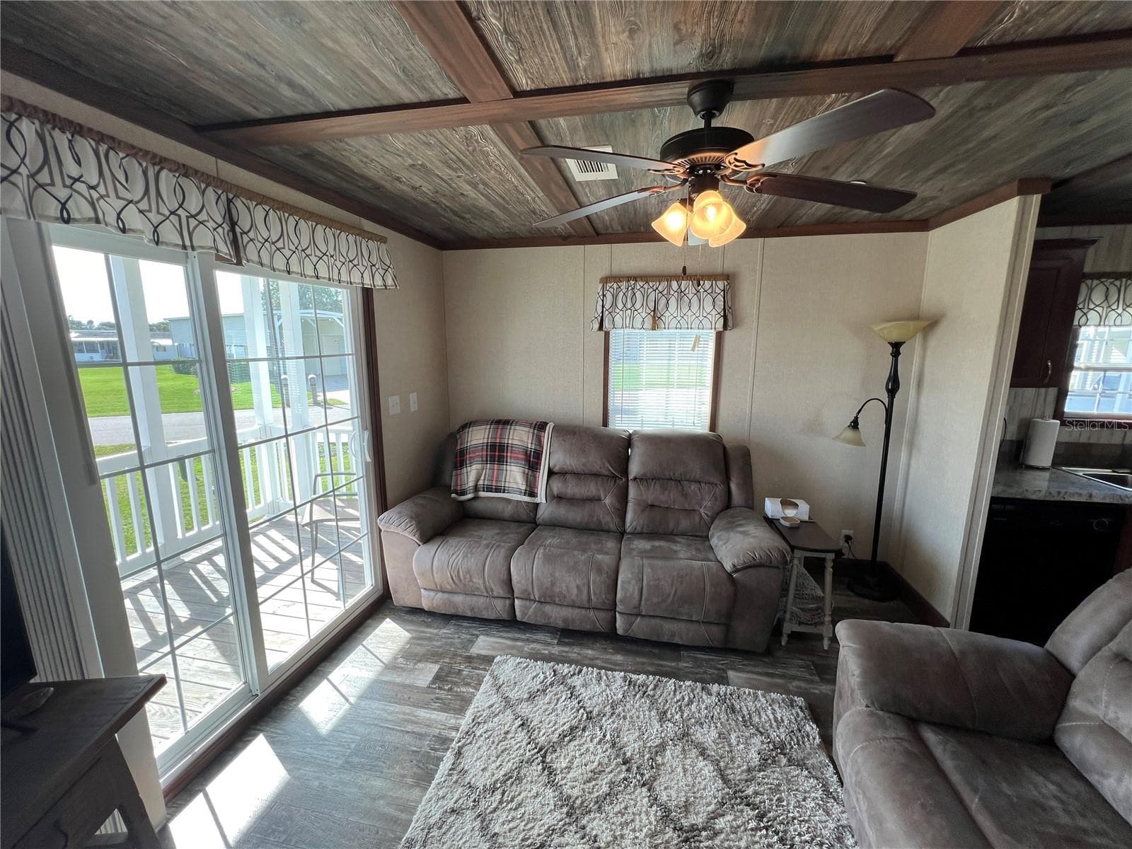 Manufactured Home at 5143 NORTHSHORE DR, POLK CITY, photo 13 of 51
