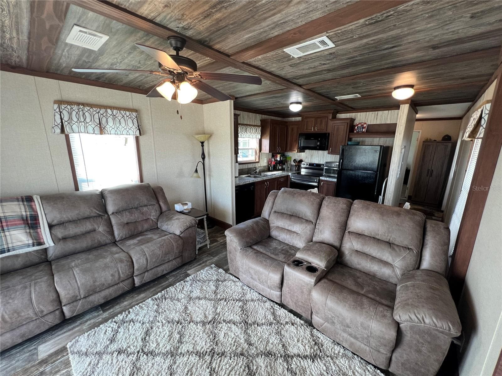 Manufactured Home at 5143 NORTHSHORE DR, POLK CITY, photo 17 of 51