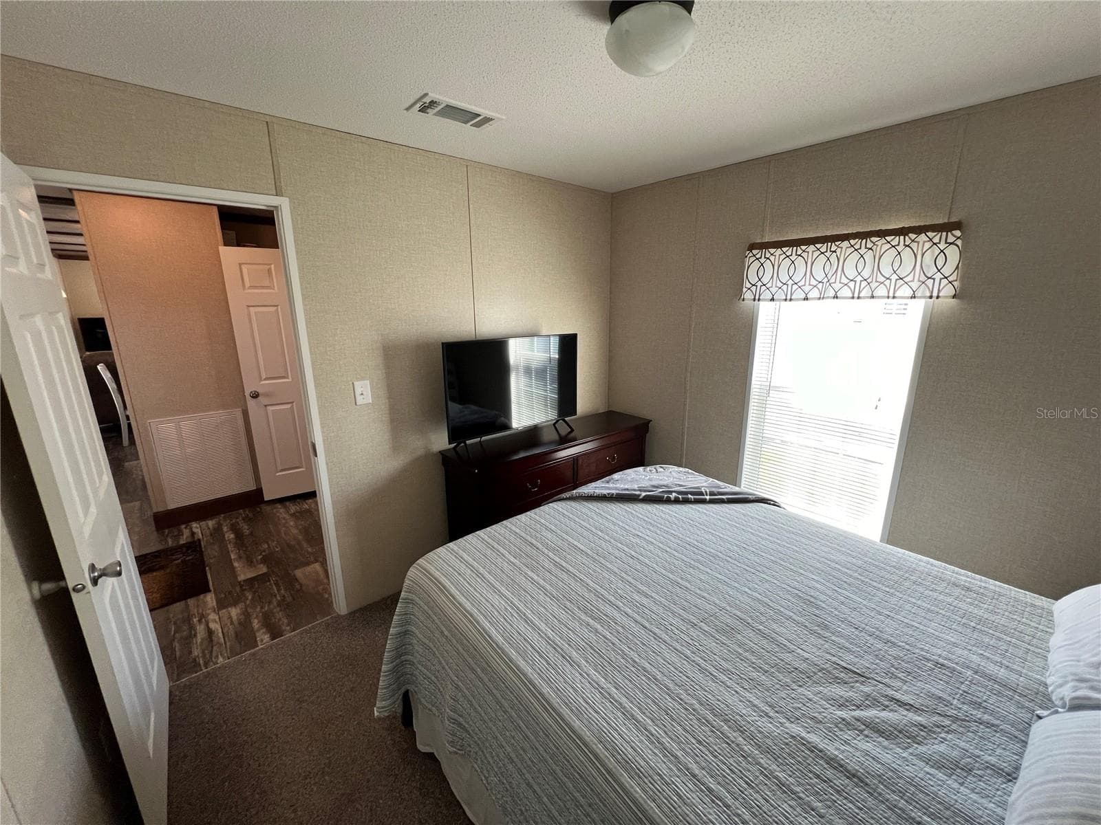 Manufactured Home at 5143 NORTHSHORE DR, POLK CITY, photo 19 of 51
