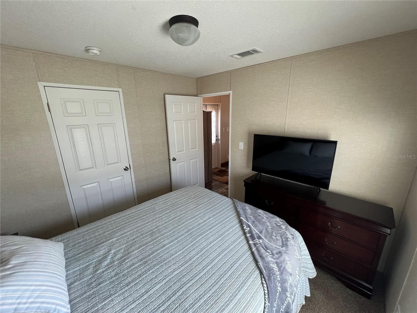 Manufactured Home at 5143 NORTHSHORE DR, POLK CITY, photo 20 of 51