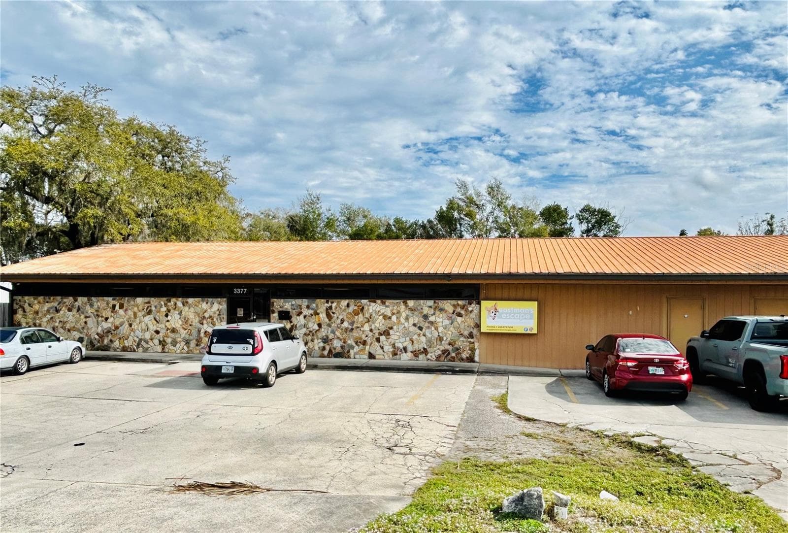 3377 N FORSYTH RD