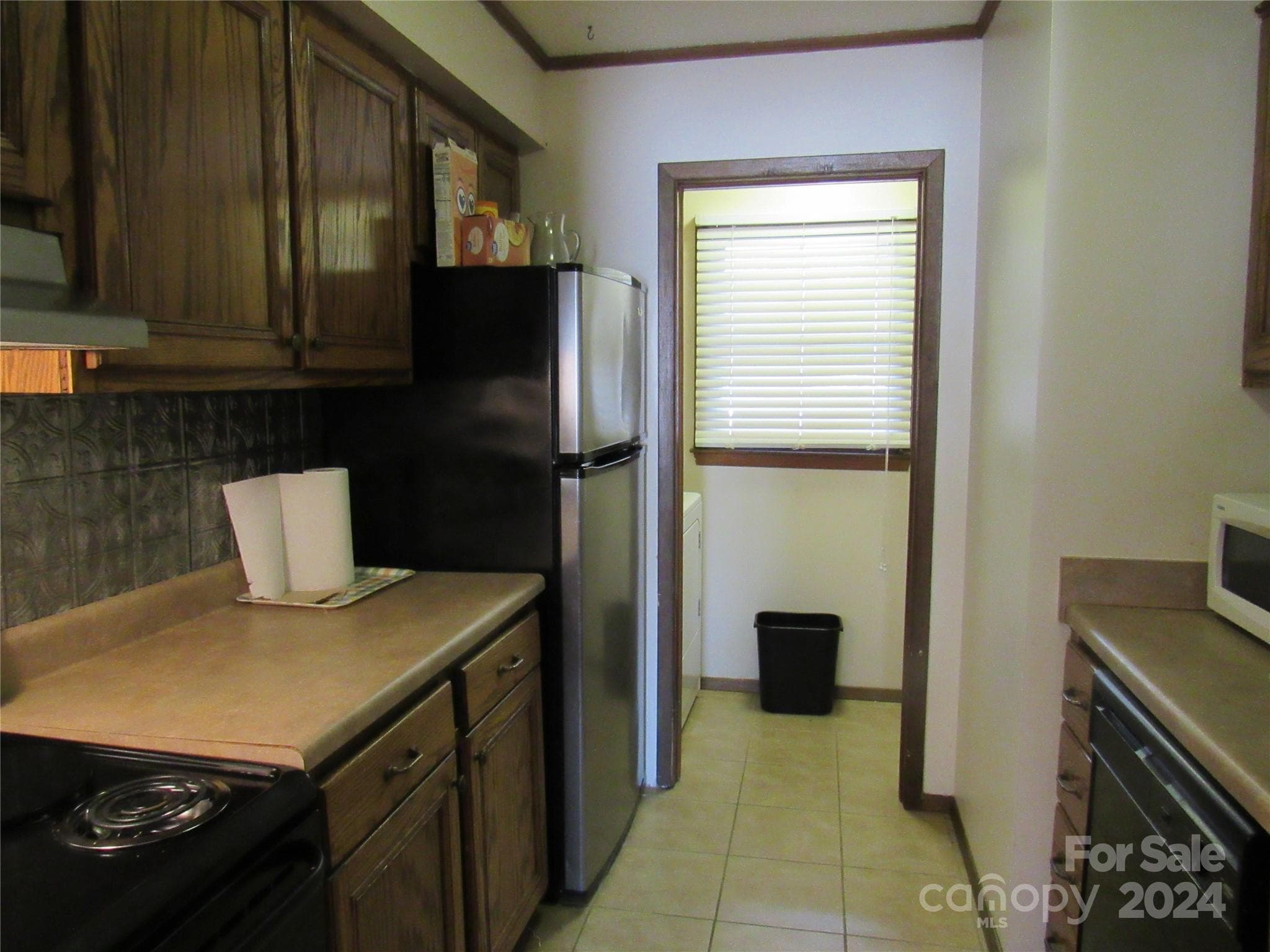 Townhouse at 171 Fox Run Road, Forest City, photo 5 of 32
