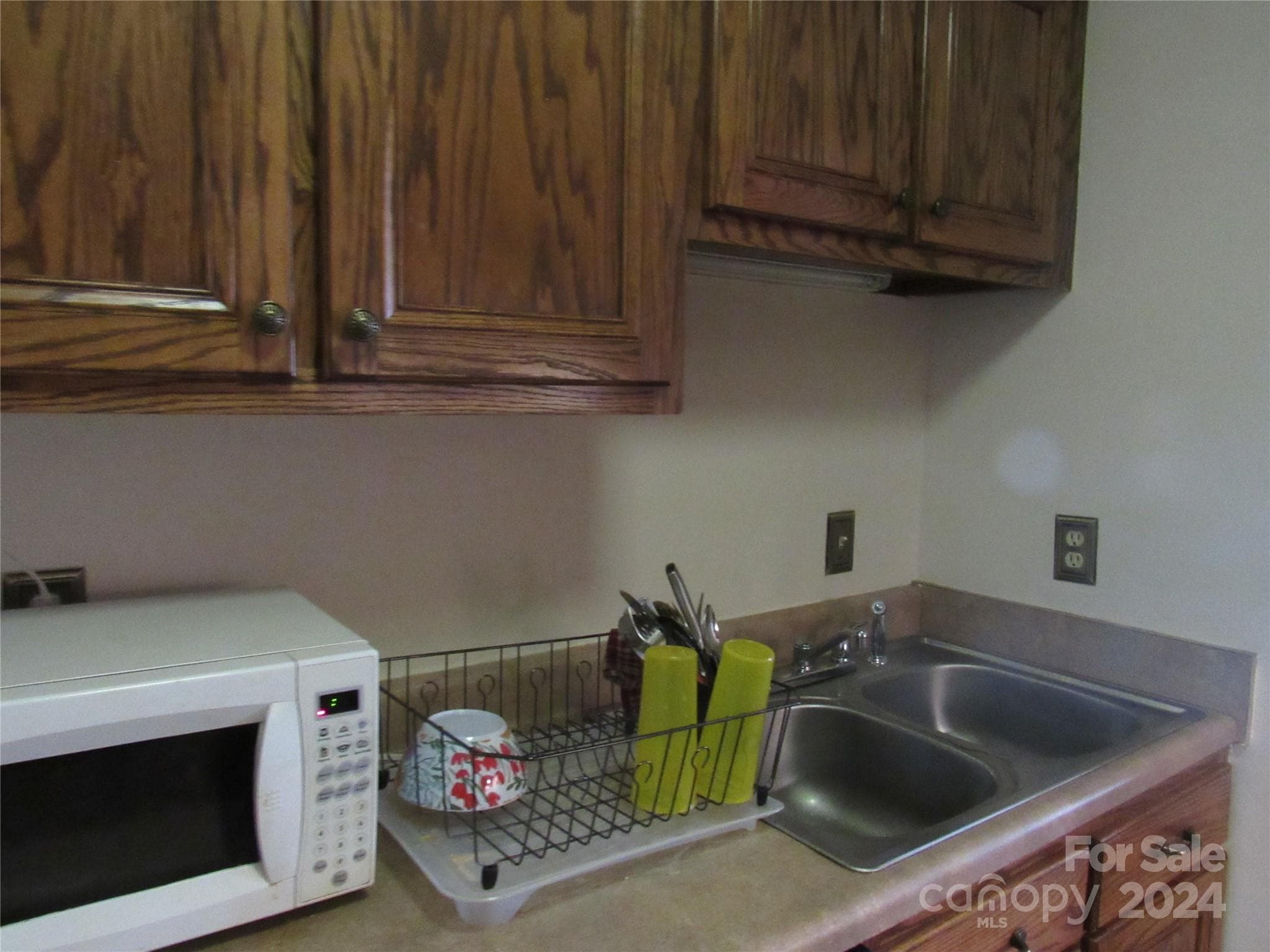 Townhouse at 171 Fox Run Road, Forest City, photo 8 of 32