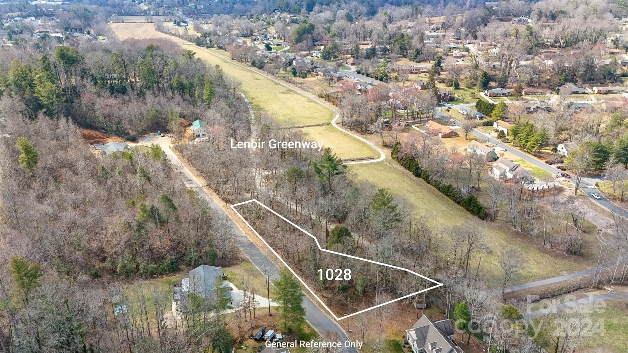 1028 Williamsburg Drive NE
