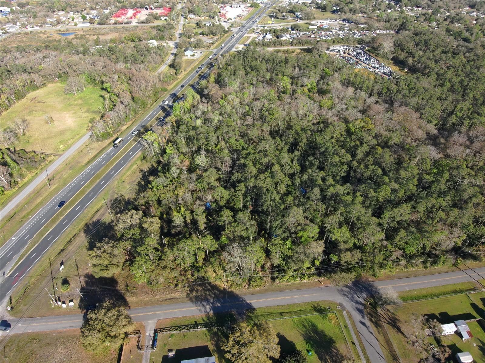 E COLONIAL DR