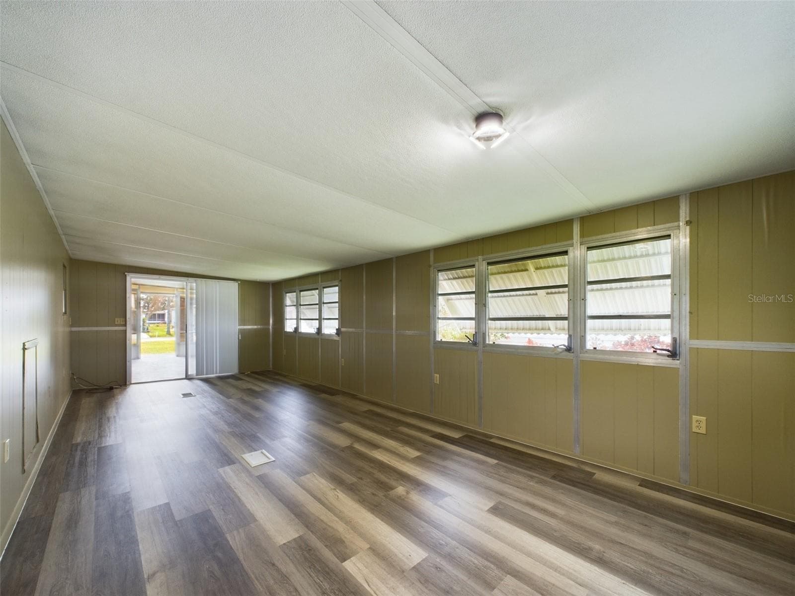 Mobile Home at 3502 DELAWARE AVE, SEBRING, photo 12 of 34