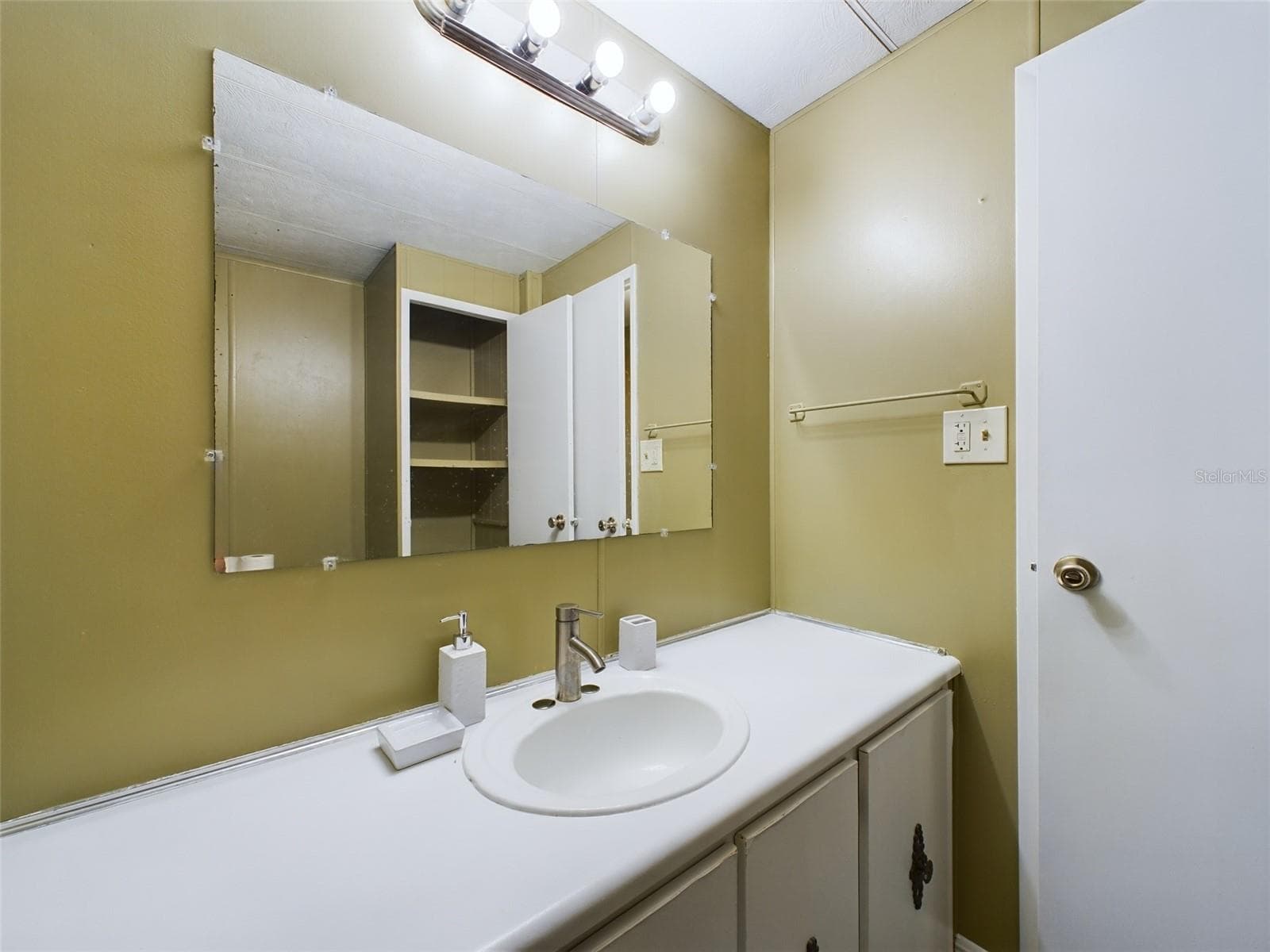 Mobile Home at 3502 DELAWARE AVE, SEBRING, photo 18 of 34