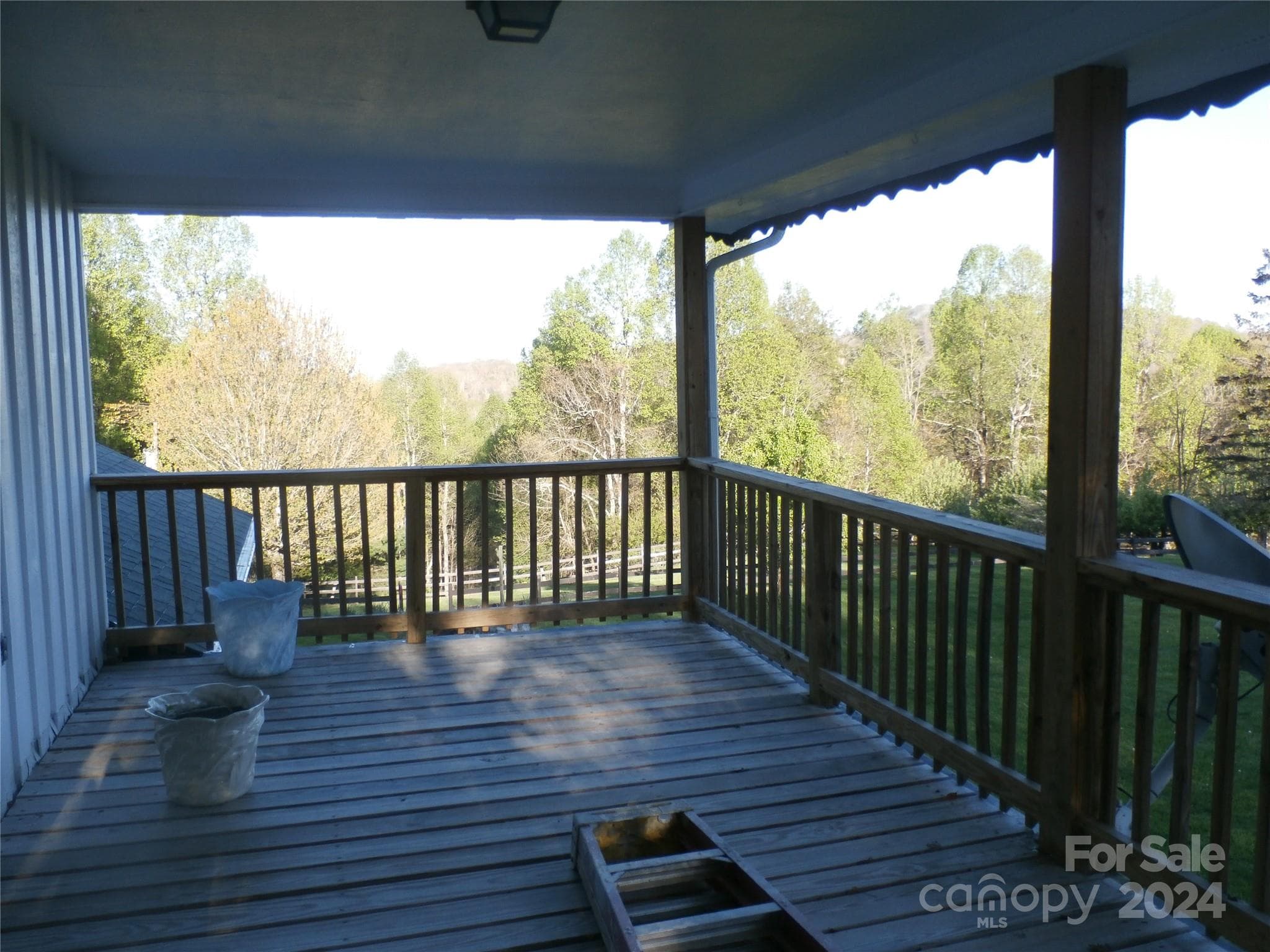 upstairs deck - 288 Firetower Road, Spruce Pine