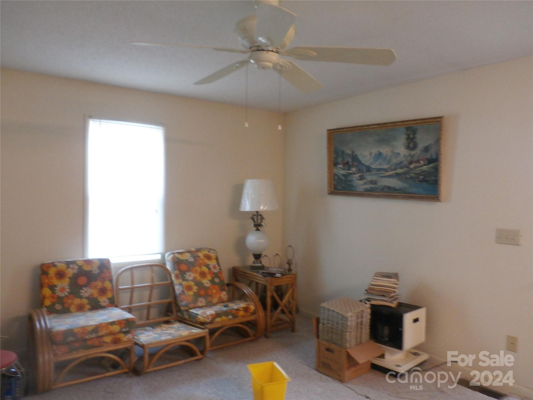 apartment living room - 288 Firetower Road, Spruce Pine