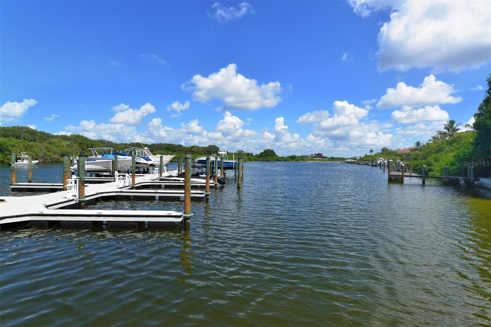 Inlet and boat dock - 100 SANDS POINT RD #324, LONGBOAT KEY
