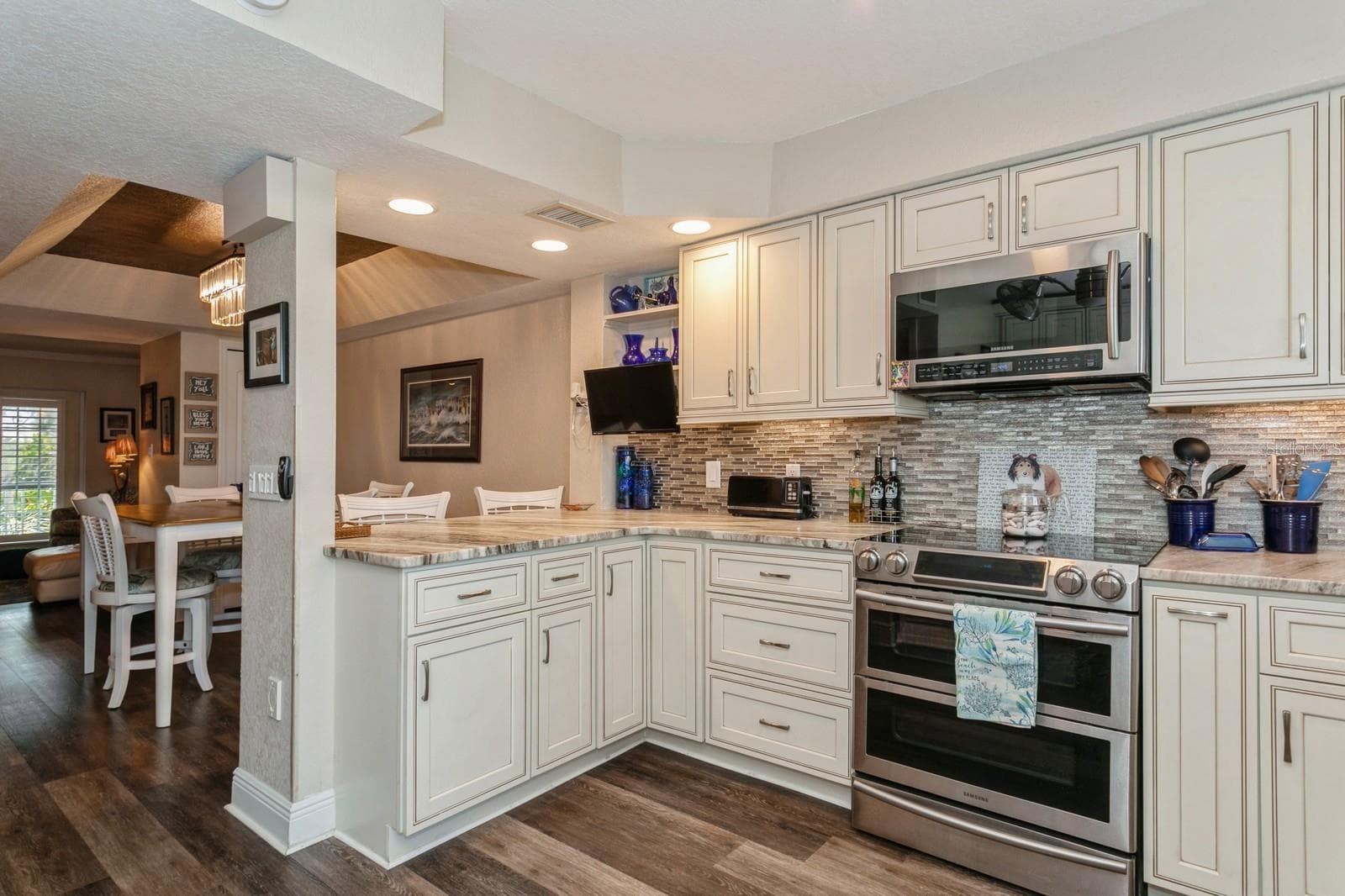Townhouse at 9166 BLIND PASS RD, ST PETE BEACH, photo 8 of 37