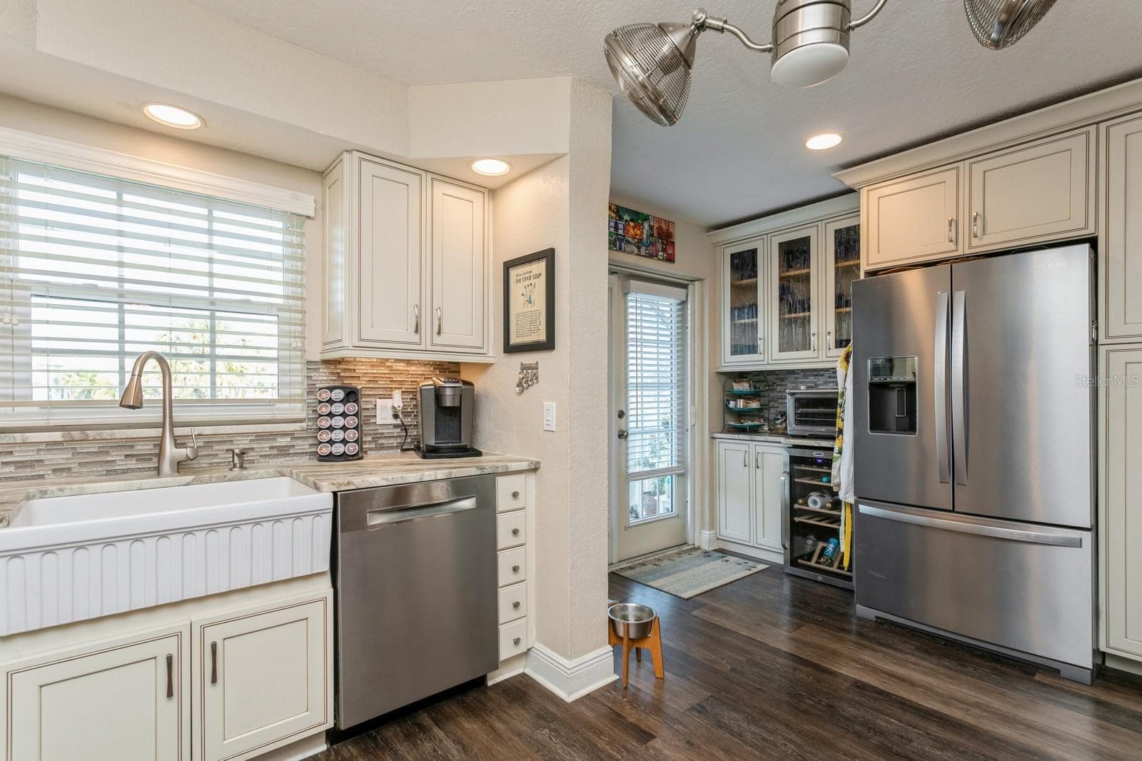 Townhouse at 9166 BLIND PASS RD, ST PETE BEACH, photo 11 of 37