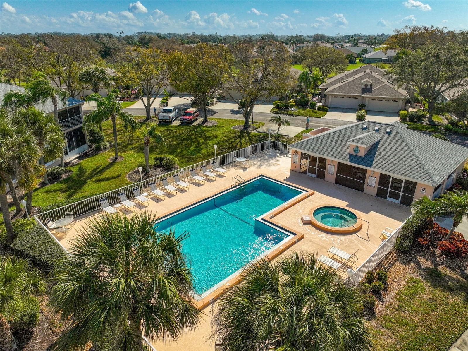 Fairway Trace Pool - 4215 CADDIE DR E #101, BRADENTON