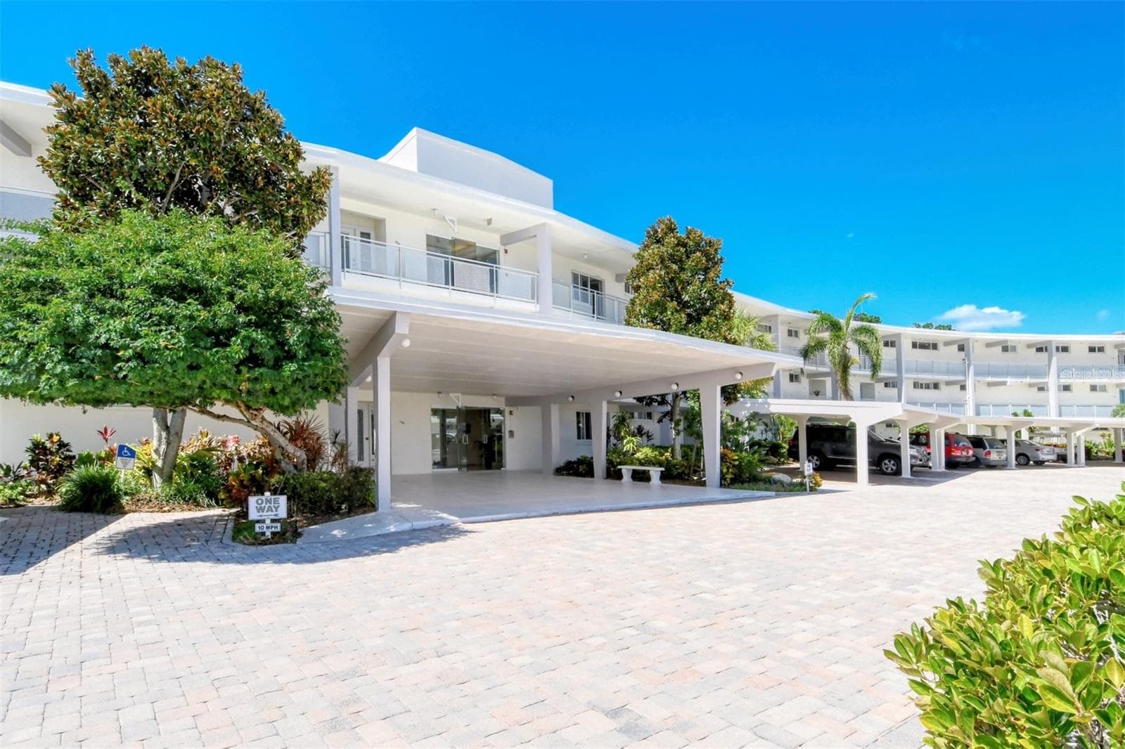 100 SANDS POINT RD #324