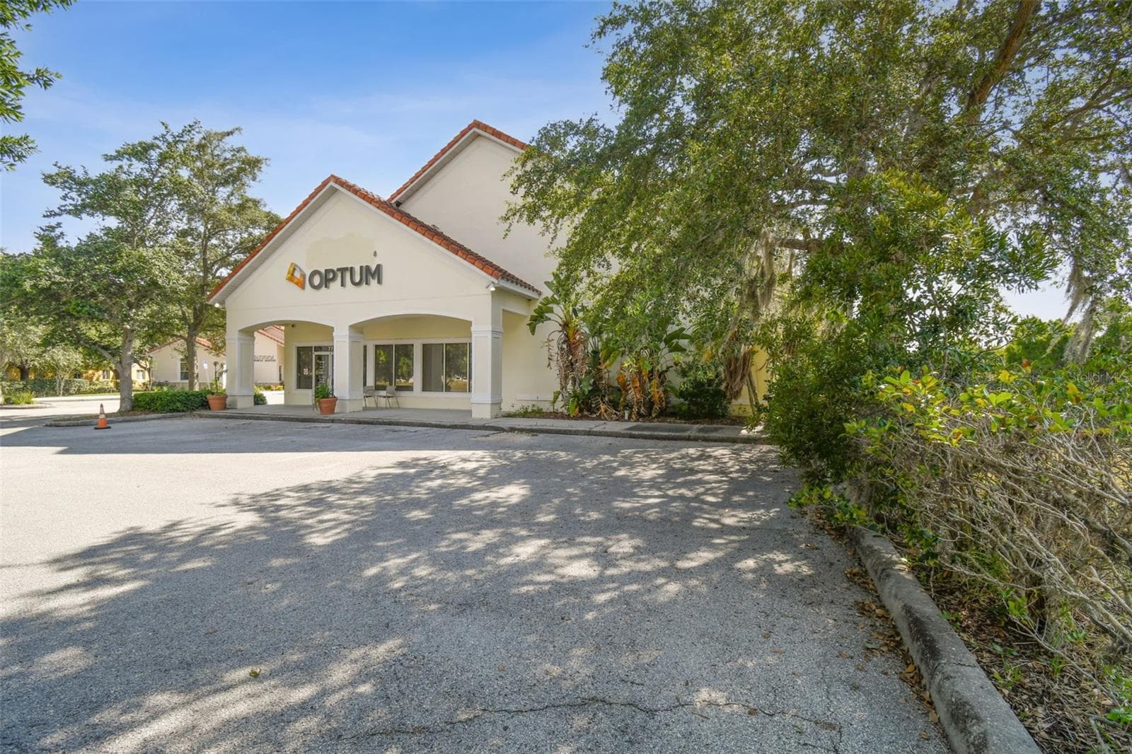 Business at 772 CORTARO DR, SUN CITY CENTER, photo 4 of 88