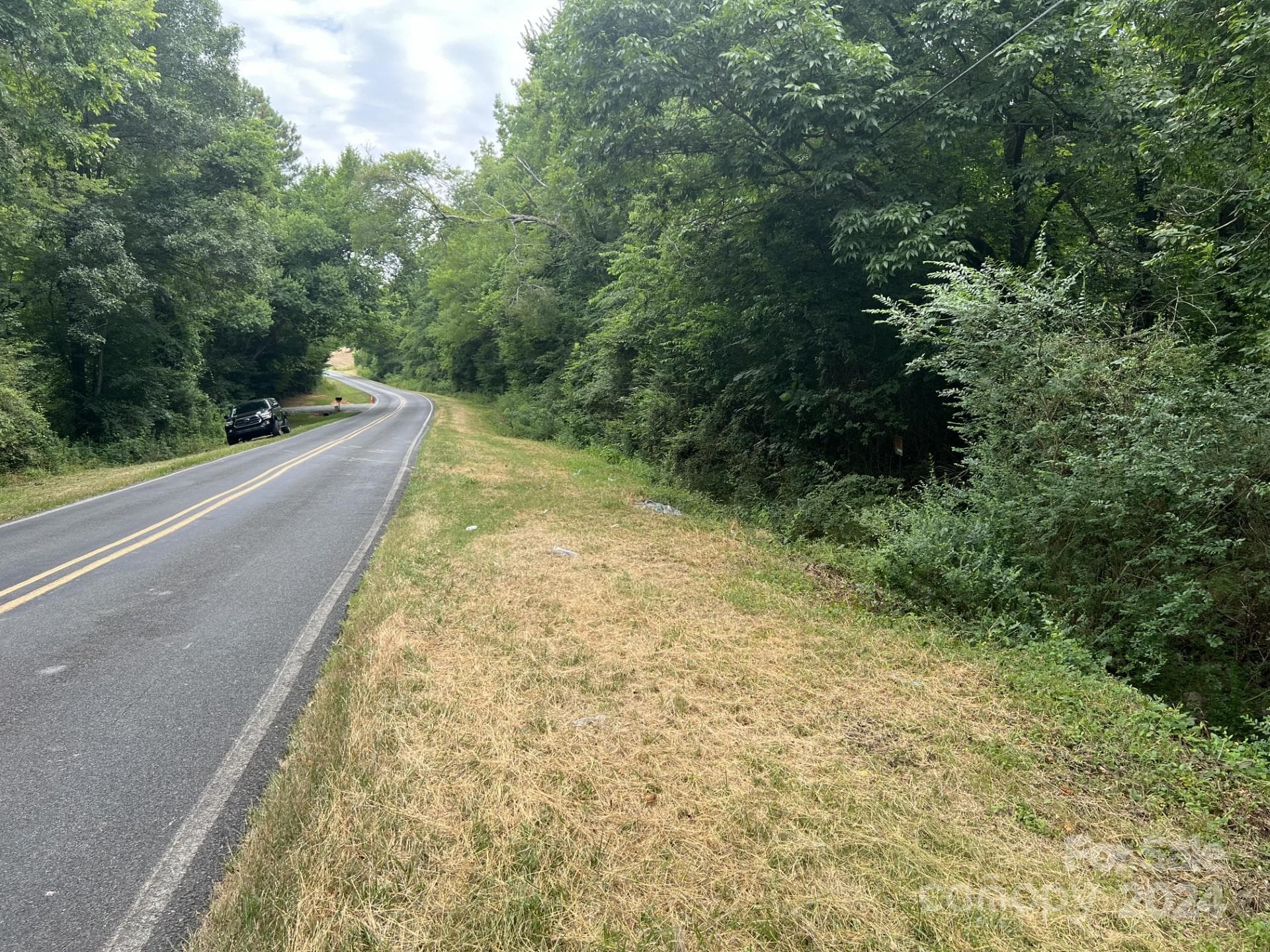 Right side of road frontage facing left - 00 Cottonville Road, Norwood