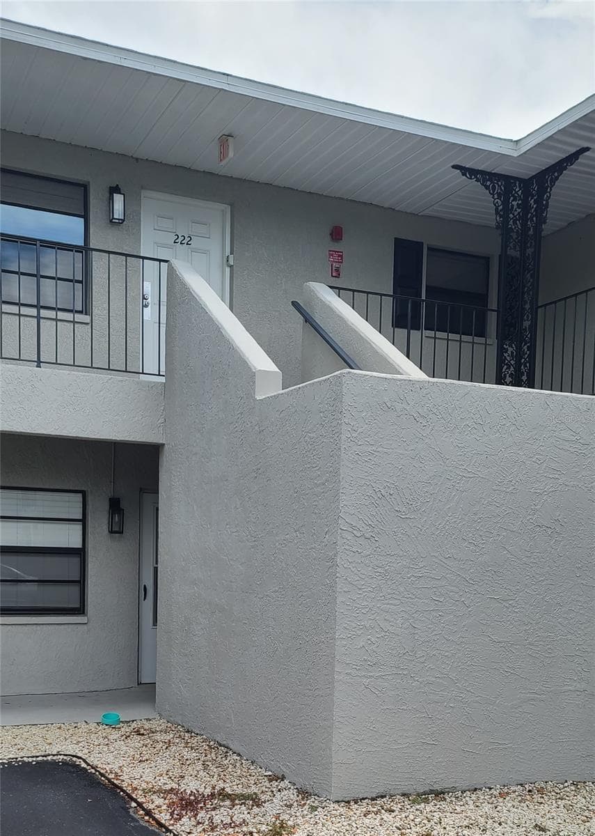 Nu paint + roof - 101 LAKE AVE NE #222, LARGO