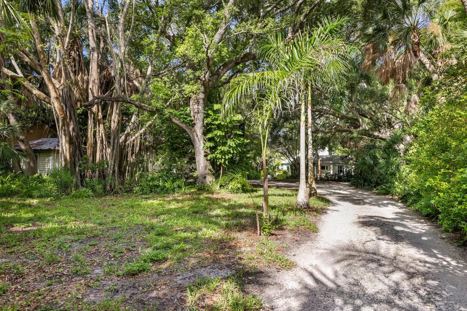 Single Family Residence at 3301 BAY SHORE RD, SARASOTA, photo 13 of 55