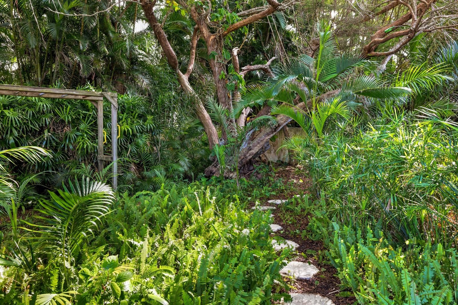Single Family Residence at 3301 BAY SHORE RD, SARASOTA, photo 25 of 55