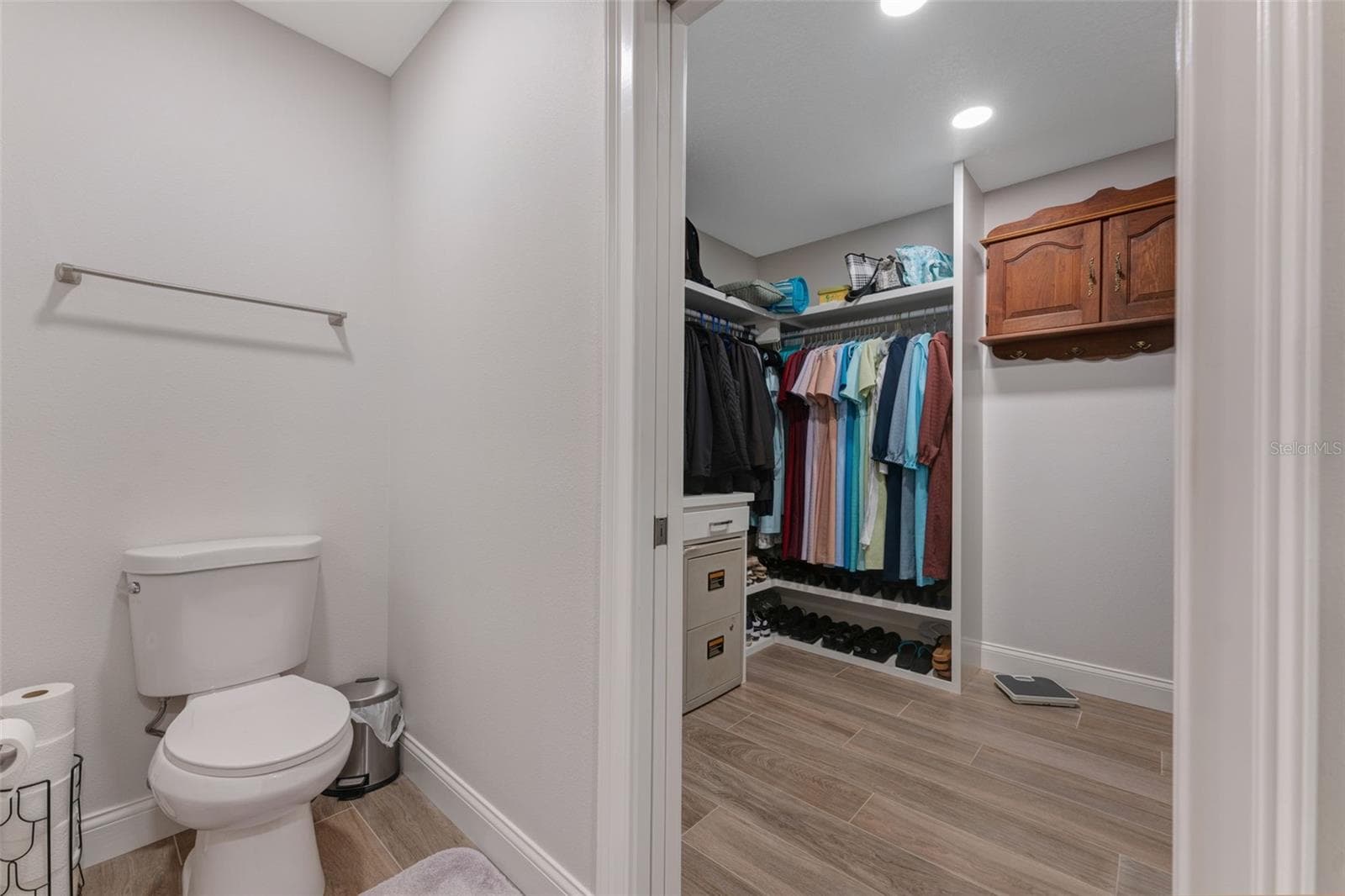walk-in closet - 3502 BAHIA VISTA ST, SARASOTA