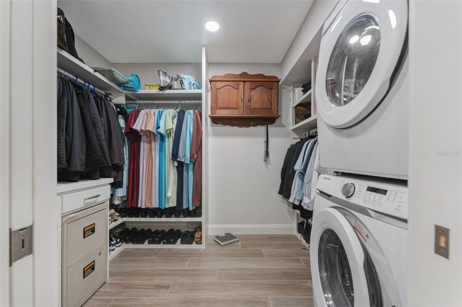 walk-in closet with extra washer dryer - 3502 BAHIA VISTA ST, SARASOTA