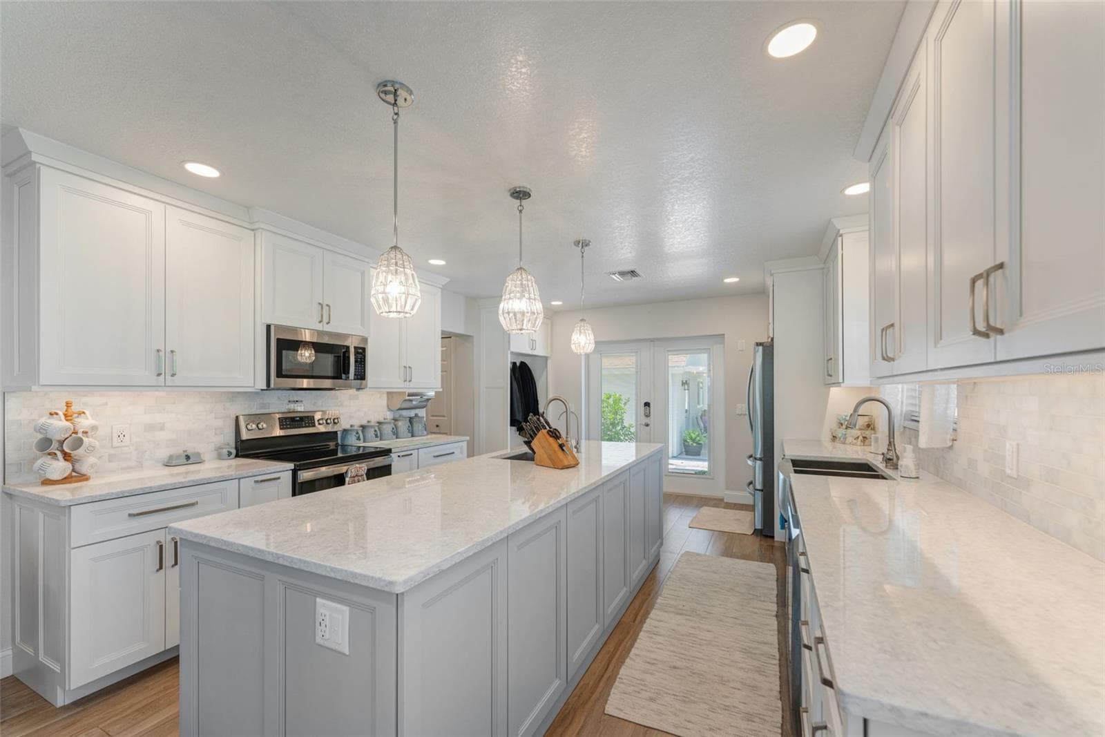 kitchen - 3502 BAHIA VISTA ST, SARASOTA