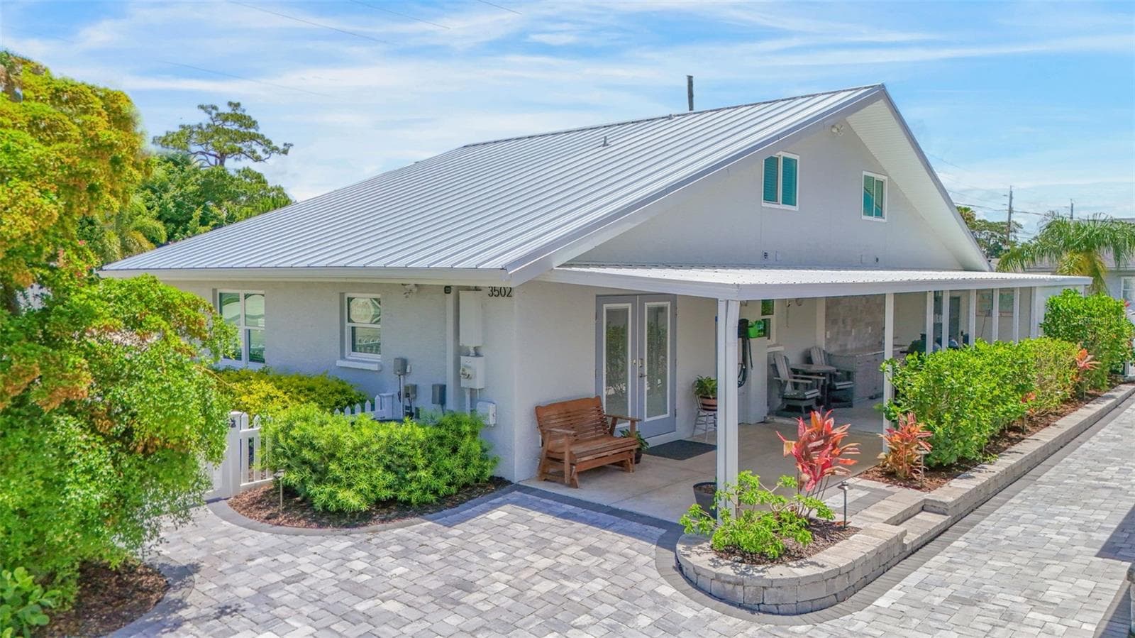 covered patio with outdoor kitchen - 3502 BAHIA VISTA ST, SARASOTA