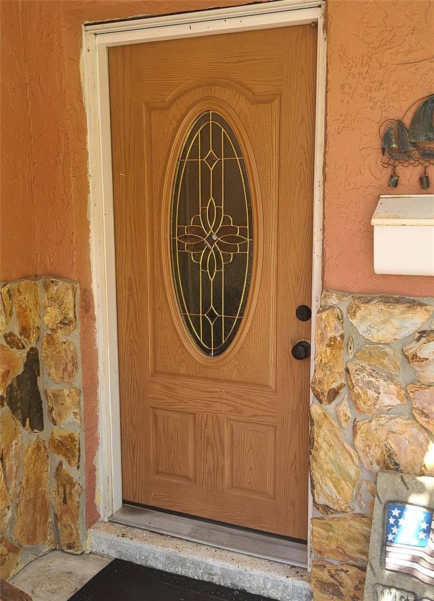Entry - 8665 MOCKINGBIRD LN, SEMINOLE