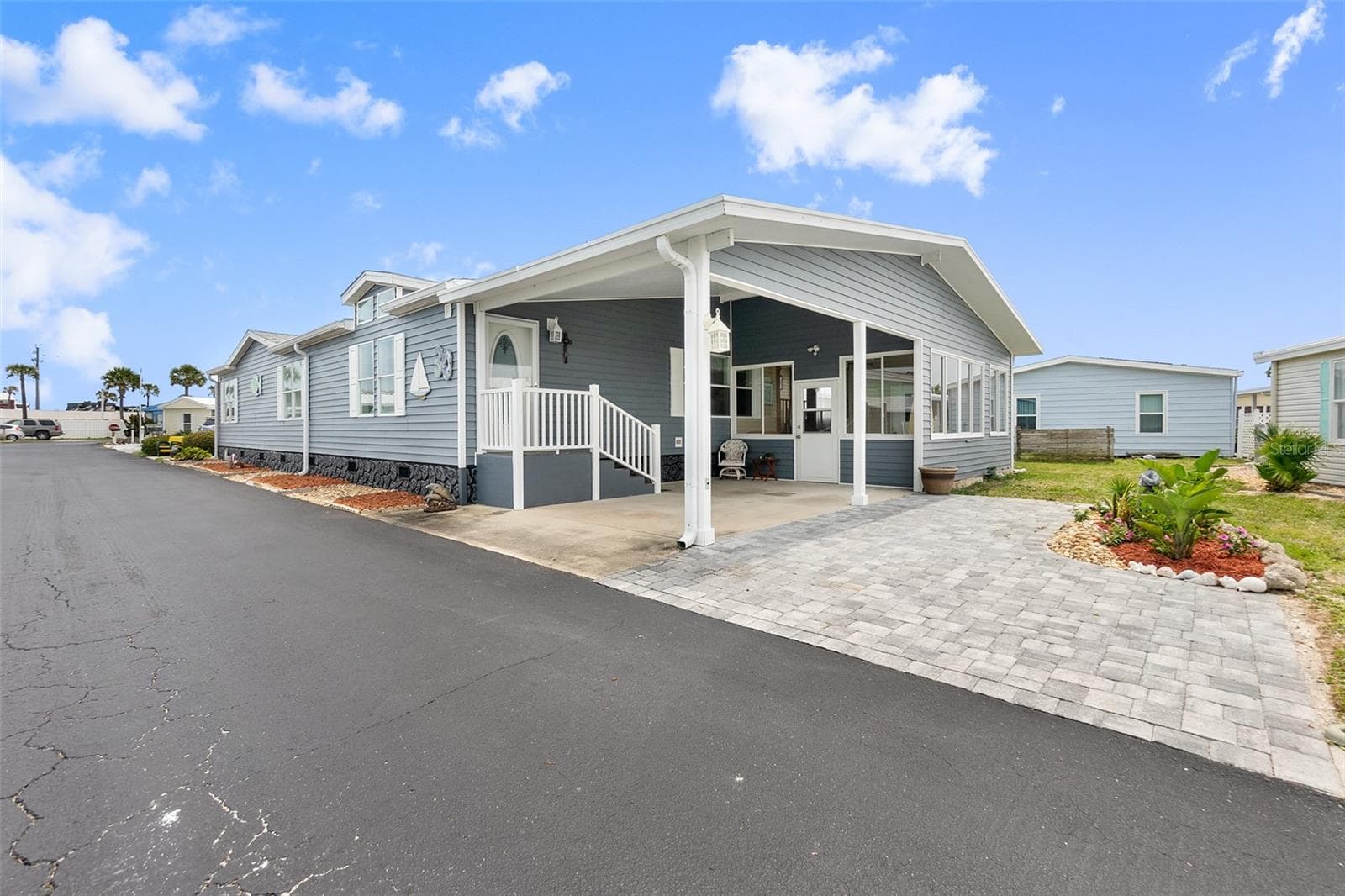 30 WINDWARD DR
