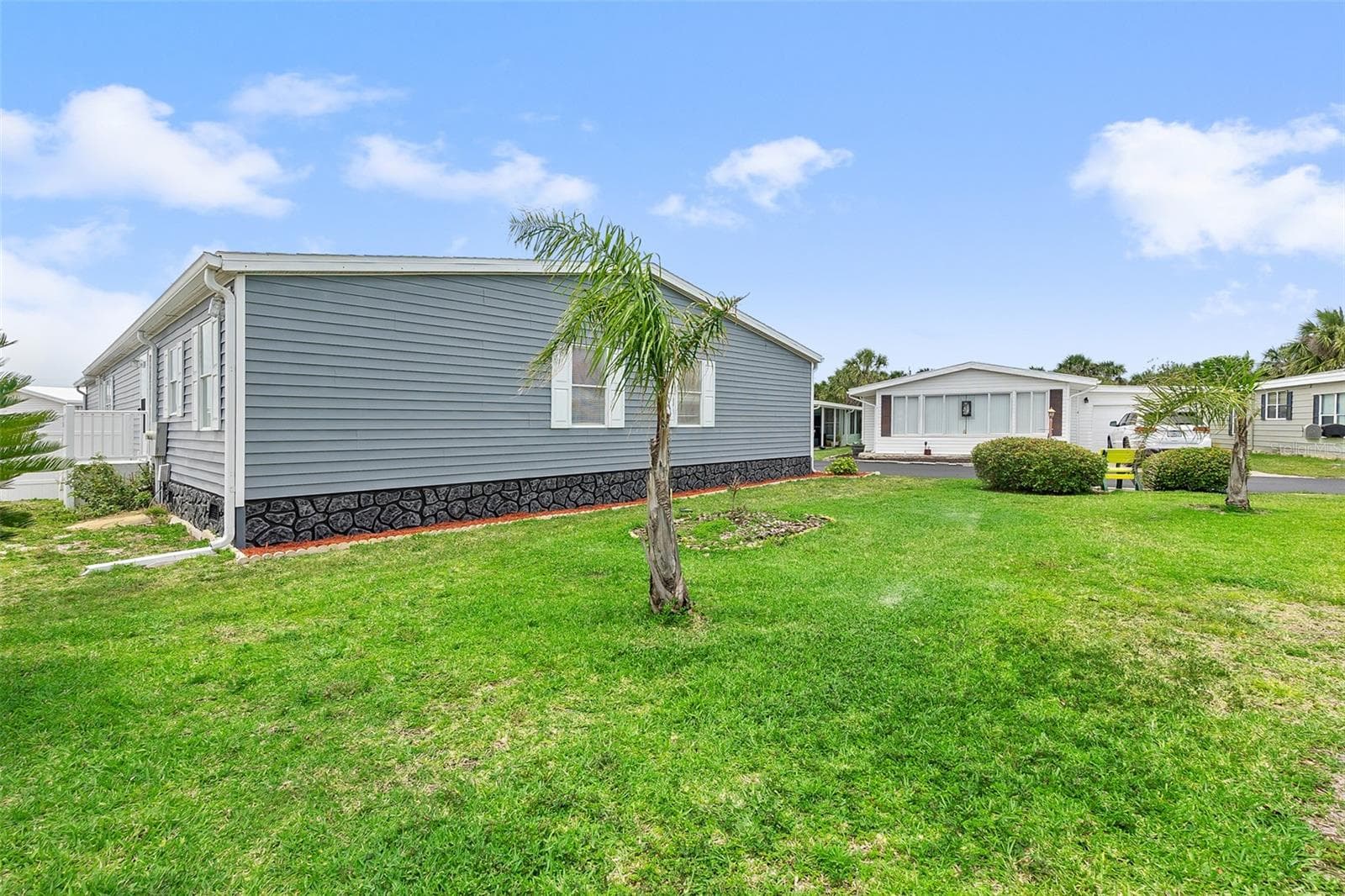 Manufactured Home at 30 WINDWARD DR, FLAGLER BEACH, photo 6 of 51