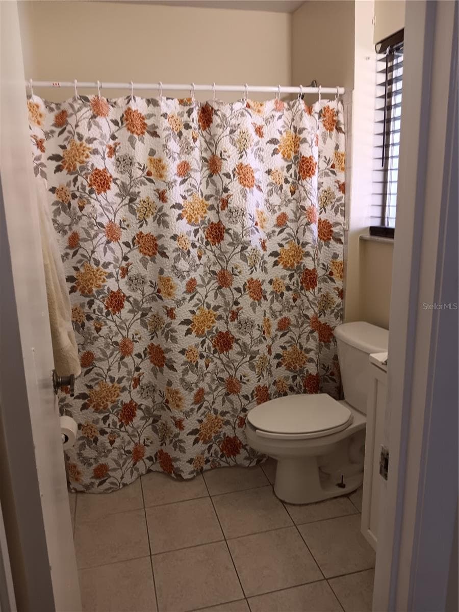 Bathroom/tub - 2860 N POWERS DR #133, ORLANDO
