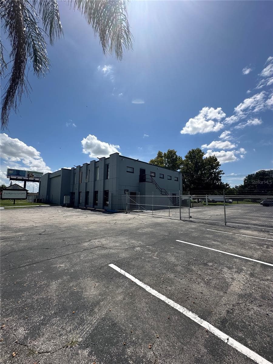 Office at 2300 S ORANGE BLOSSOM TRL, ORLANDO, photo 5 of 14