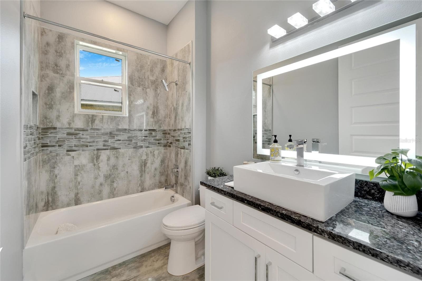 Single Family Residence at 567 BIMINI BAY BLVD, APOLLO BEACH, photo 44 of 86