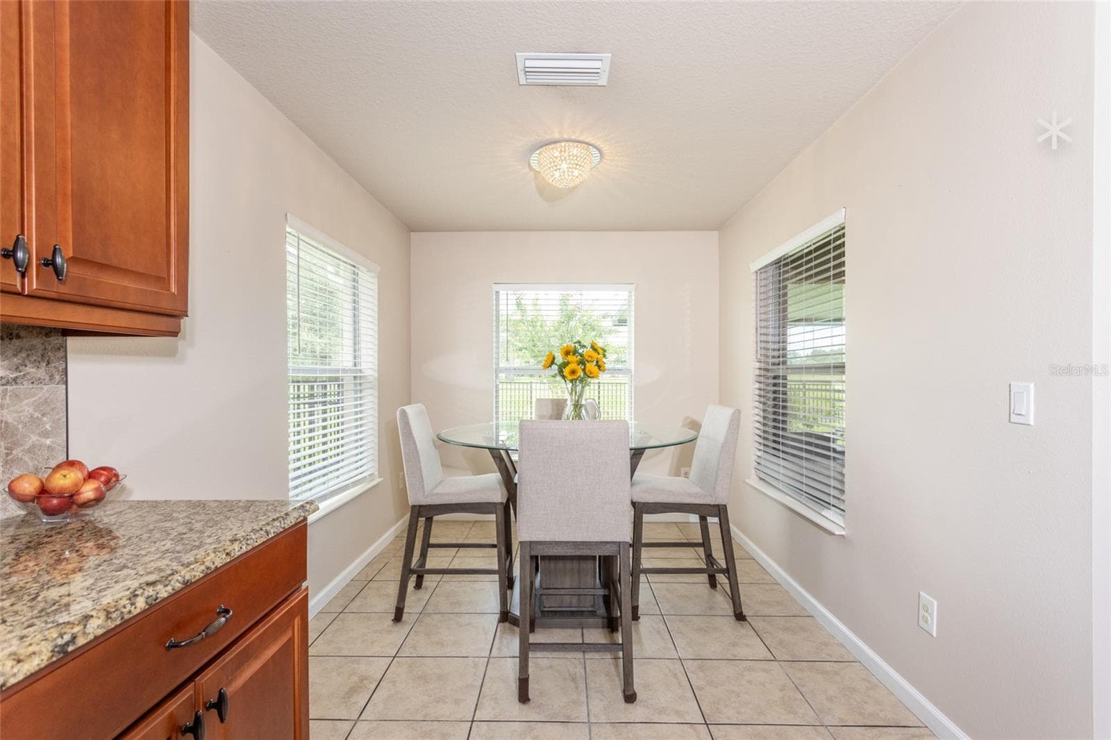 Single Family Residence at 118 GOLFVIEW CT, BUNNELL, photo 7 of 32