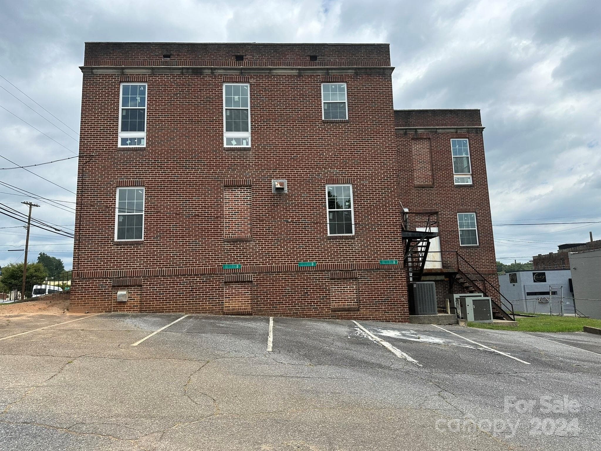 Business at Lenoir, photo 2 of 13