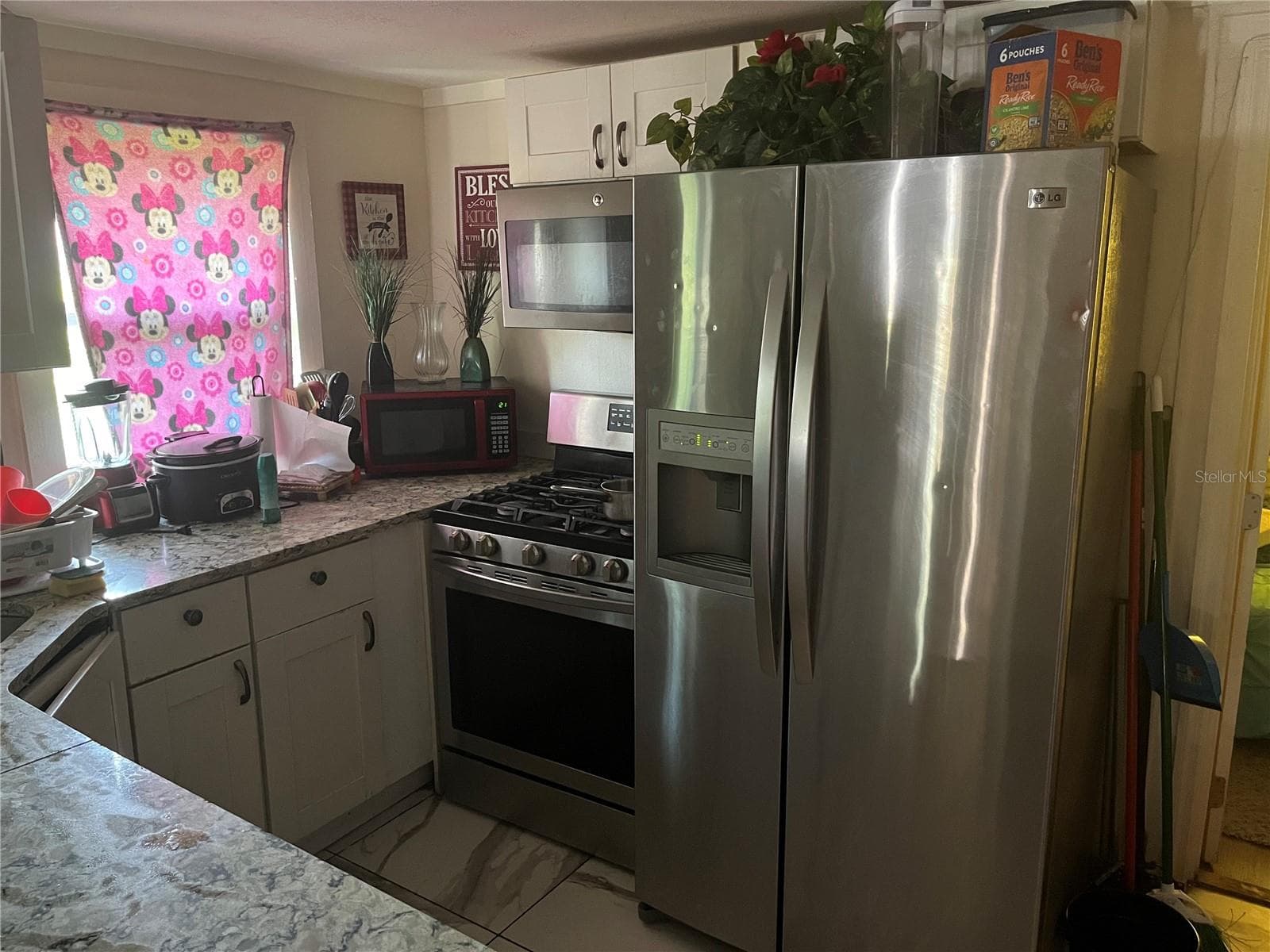 Single Family Residence at 1161 KINGSLEY ST, CLEARWATER, photo 4 of 8